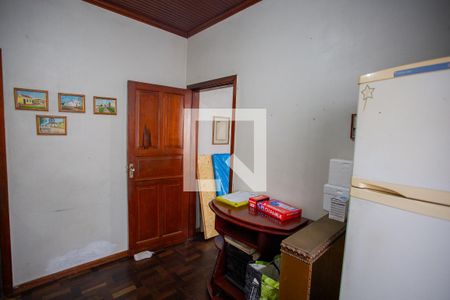 Casa à venda com 5 quartos, 250m² em Bacacheri, Curitiba