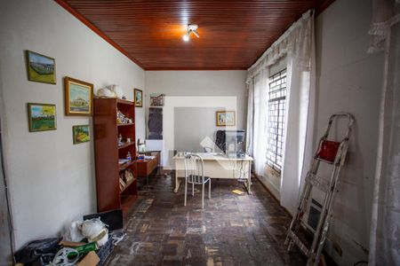 Casa à venda com 5 quartos, 250m² em Bacacheri, Curitiba