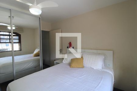 Quarto 2 de casa à venda com 2 quartos, 70m² em Interlagos, São Paulo