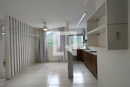 Sala de apartamento para alugar com 2 quartos, 44m² em Vargem Pequena, Rio de Janeiro