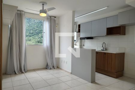 Sala de apartamento para alugar com 2 quartos, 44m² em Vargem Pequena, Rio de Janeiro