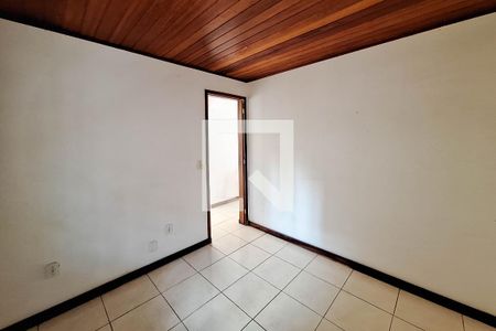 Quarto 1 de casa à venda com 3 quartos, 360m² em Piratininga, Niterói
