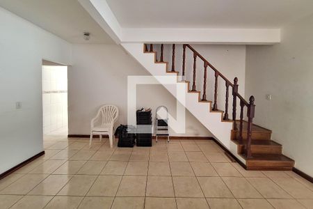 Sala de casa à venda com 3 quartos, 360m² em Piratininga, Niterói