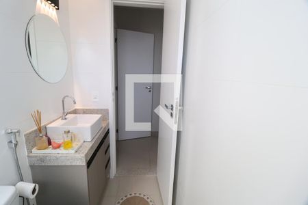 Banheiro do Quarto 1 de apartamento para alugar com 2 quartos, 70m² em Santa Mônica, Uberlândia