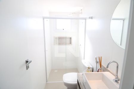 Banheiro do Quarto 1 de apartamento para alugar com 2 quartos, 70m² em Santa Mônica, Uberlândia