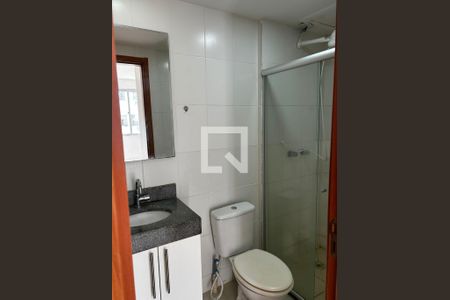 Banheiro  de apartamento para alugar com 2 quartos, 55m² em Taquara, Rio de Janeiro