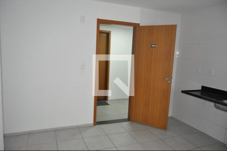 Apartamento para alugar com 2 quartos, 42m² em Del Castilho, Rio de Janeiro