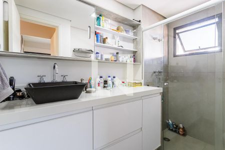 Banheiro de apartamento à venda com 1 quarto, 33m² em Chácara Itaim, São Paulo