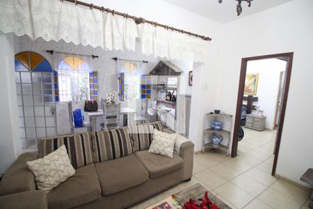 Sala de casa para alugar com 4 quartos, 120m² em Novo Riacho, Contagem