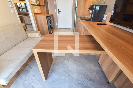 Sala/cozinha de apartamento para alugar com 1 quarto, 28m² em Liberdade, São Paulo