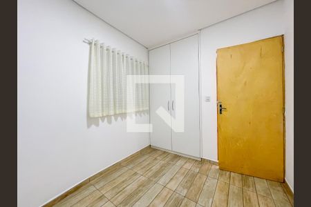 Quarto 1 de casa para alugar com 2 quartos, 100m² em Vila Osasco, Osasco