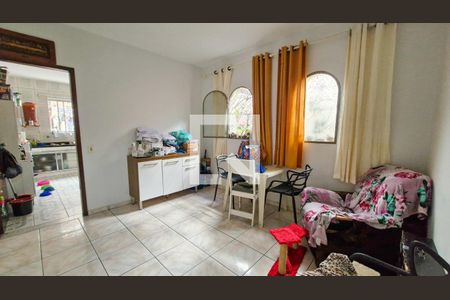Sala de estar  de casa à venda com 3 quartos, 110m² em Parque das Arvores, São Paulo
