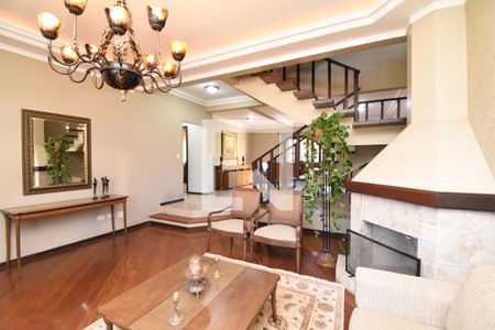Sala de casa de condomínio para alugar com 3 quartos, 330m² em Cajuru, Curitiba