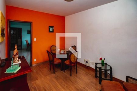 Casa à venda com 4 quartos, 360m² em Floramar, Belo Horizonte