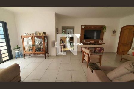 Casa à venda com 3 quartos, 297m² em Vila Embare, Valinhos