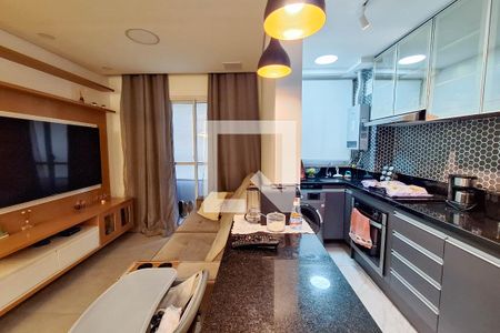 Sala de apartamento para alugar com 2 quartos, 65m² em Maria Paula, Niterói