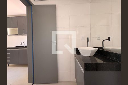 Banheiro de kitnet/studio para alugar com 1 quarto, 18m² em Vila Sao Pedro, Santo André