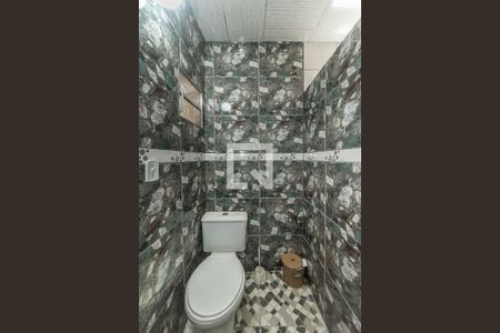 Banheiro Social de casa para alugar com 2 quartos, 46m² em Cidade Ipava, São Paulo