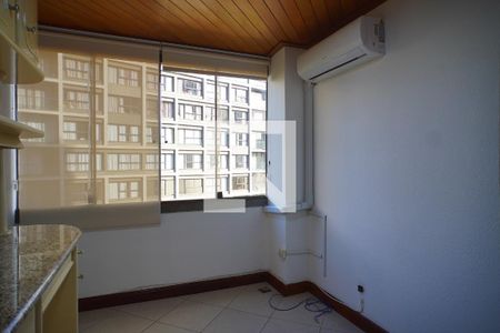 Escritório  de apartamento para alugar com 3 quartos, 119m² em Centro Histórico, Porto Alegre