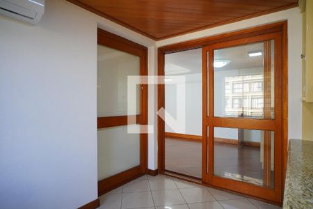 Escritório  de apartamento para alugar com 3 quartos, 119m² em Centro Histórico, Porto Alegre