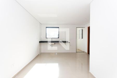 Cozinha de apartamento para alugar com 2 quartos, 45m² em Chácara Seis de Outubro, São Paulo