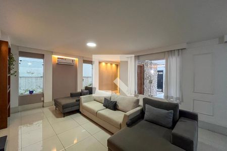 Sala de casa para alugar com 4 quartos, 450m² em Jardim da Saúde, São Paulo