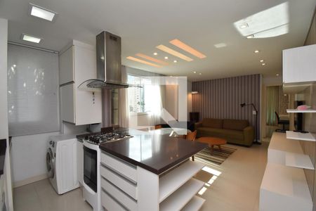 Sala/Cozinha de apartamento à venda com 1 quarto, 57m² em Bigorrilho, Curitiba