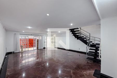 Sala de casa de condomínio para alugar com 3 quartos, 400m² em Cambuci, São Paulo