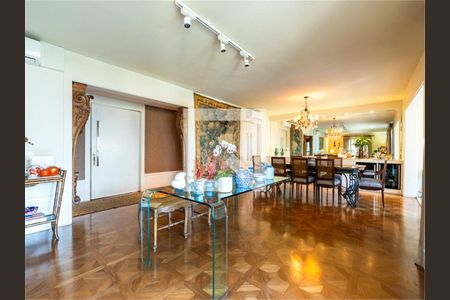 Apartamento à venda com 3 quartos, 330m² em Pacaembu, São Paulo