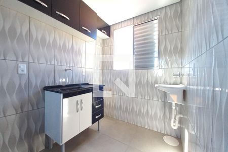 Cozinha  de kitnet/studio para alugar com 1 quarto, 30m² em Jardim dos Oliveiras, Campinas