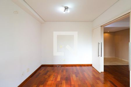 Apartamento para alugar com 4 quartos, 244m² em Vila Suzana, São Paulo
