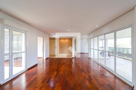 Apartamento para alugar com 4 quartos, 244m² em Vila Suzana, São Paulo
