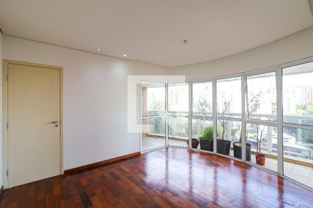 Apartamento para alugar com 4 quartos, 244m² em Vila Suzana, São Paulo