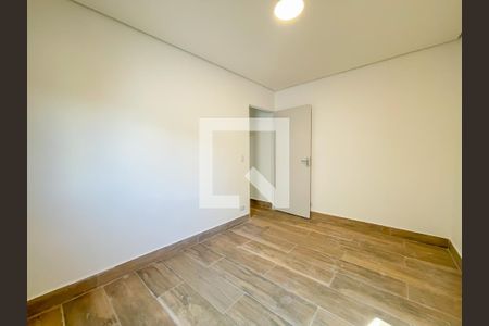 Quarto 1 de casa para alugar com 2 quartos, 100m² em Remédios, Osasco