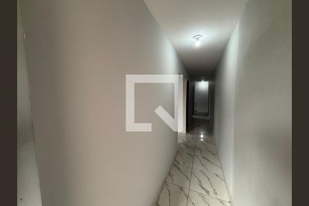 Corredor  de casa para alugar com 3 quartos, 130m² em Vila Romanopolis, Ferraz de Vasconcelos