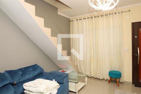 Sala de casa para alugar com 3 quartos, 150m² em Vila Carmosina, São Paulo
