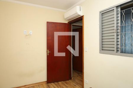 Quarto 1 de casa para alugar com 3 quartos, 150m² em Vila Carmosina, São Paulo