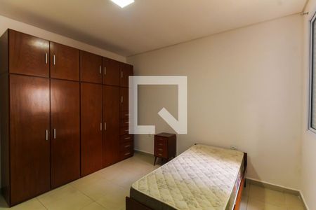 Quarto 2 de casa para alugar com 3 quartos, 130m² em Vila Bertioga, São Paulo