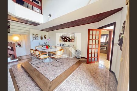Casa à venda com 4 quartos, 304m² em Chácara Flora, Valinhos
