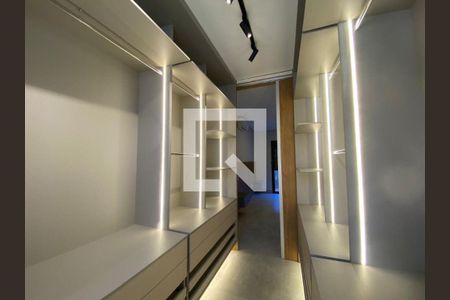 Casa à venda com 3 quartos, 356m² em Colina dos Pinheiros, Valinhos