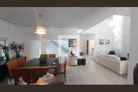 Casa à venda com 4 quartos, 302m² em Santa Cruz, Valinhos
