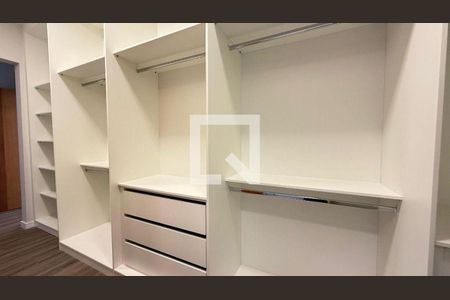 Casa à venda com 3 quartos, 239m² em Vila Capuava, Valinhos