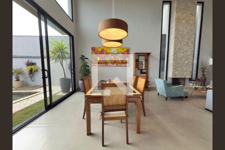 Casa à venda com 3 quartos, 239m² em Vila Santana, Valinhos