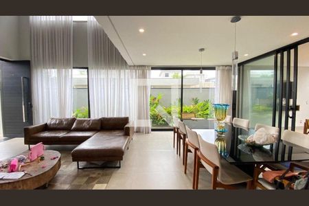 Casa à venda com 4 quartos, 300m² em Vila Santana, Valinhos