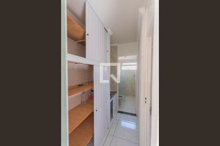 Corredor de apartamento para alugar com 2 quartos, 55m² em Dic Vi (conjunto Hab. Santo Dias Silva), Campinas