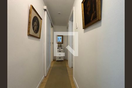 Corredor de acesso aos cômodos de apartamento para alugar com 2 quartos, 84m² em Copacabana, Rio de Janeiro