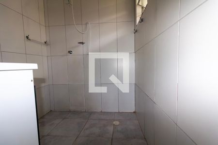 Banheiro de casa para alugar com 1 quarto, 60m² em Penha de França, São Paulo