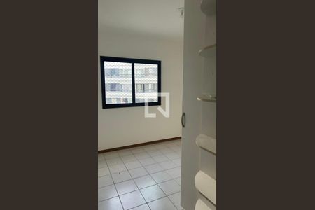 Quarto de apartamento para alugar com 3 quartos, 112m² em Candeal, Salvador