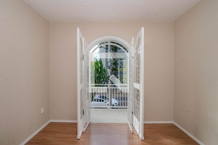 Quarto 2 de casa à venda com 3 quartos, 204m² em Santa Maria Goretti, Porto Alegre