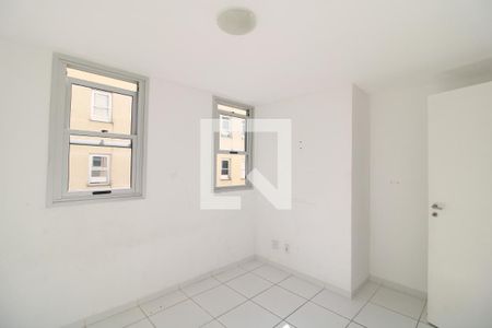 Quarto 2 de apartamento para alugar com 2 quartos, 48m² em Vila Natal, São Paulo